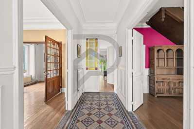Maison de maître de caractère (8 pièces) sur un terrain de 945 m² en bord de Seine