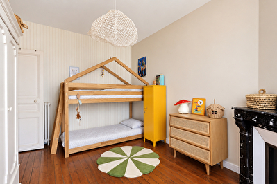 Maison meulière -3 chambres - Jardin - À 300 m du RER C