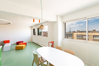 Appartement 2 /3 Pièces - étage elevé avec terrasse vue Tour Eiffel PARIS photo 5