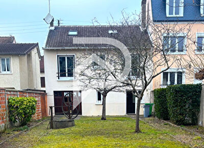 MAISON - SARTROUVILLE - 10 ARPENTS - 5 PIECES