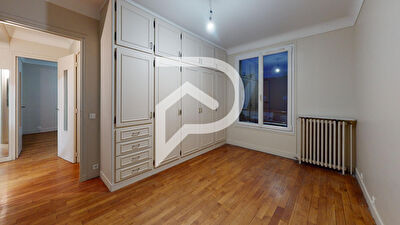 MAISON - SARTROUVILLE - 10 ARPENTS - 5 PIECES