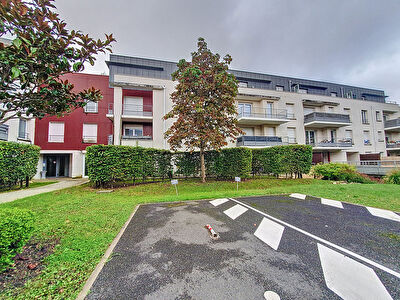 Appartement T3 avec terrasse, garage et cave - Tours Nord