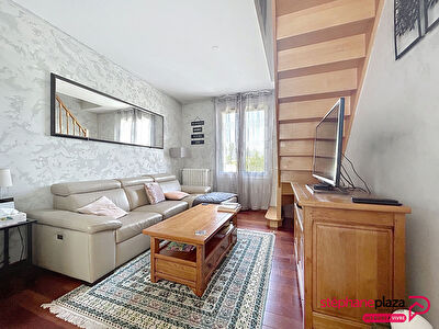 À vendre - Maison de ville rénovée de 68 m² avec sous-sol, garage et jardin - Saint-Avertin