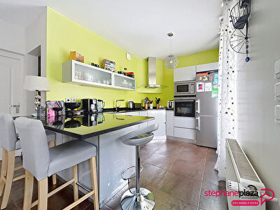 À vendre - Maison de ville rénovée de 68 m² avec sous-sol, garage et jardin - Saint-Avertin
