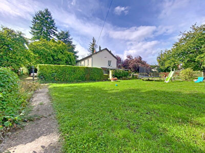 Maison à vendre à Vouvray - Environnement idyllique à 10 km de Tours