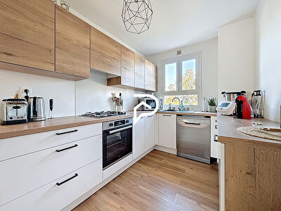 À vendre - Bel appartement T4 rénové à Saint-Avertin