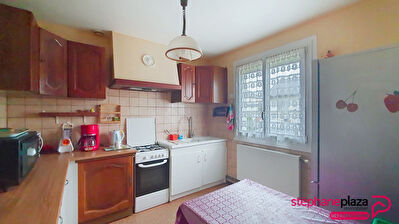 À Chambray-lès-Tours, Maison de plain-pied proche commerces avec jardin et garage