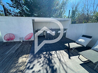 Corneilhan, Villa d'architecte 5 pièce(s) 200 m2