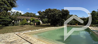 Maison Balaruc-Le-Vieux 4 pièce(s) 128m2 avec piscine et parc arboré