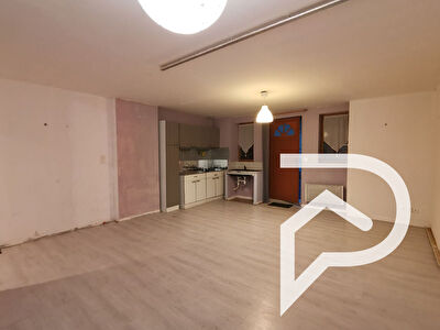 À vendre - Studio de 45 m² - Rez-de-chaussée - Cazaubon (32150)