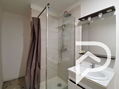 À vendre - Studio de 45 m² - Rez-de-chaussée - Cazaubon (32150)