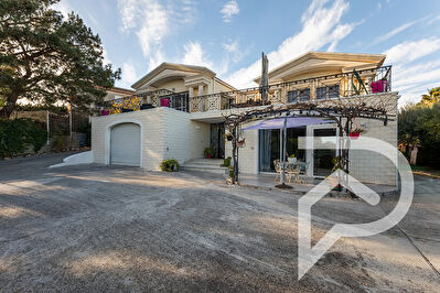 Maison Creissan 6 pièce(s) 240 m2