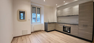 APPARTEMENT RENOVE DE 65 M² 2 CHAMBRES AU CENTRE VILLE - MORTEAU