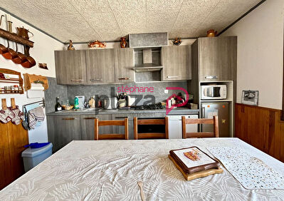 Maison La Chaux-du-dombief 8 pièce(s) 189 m2