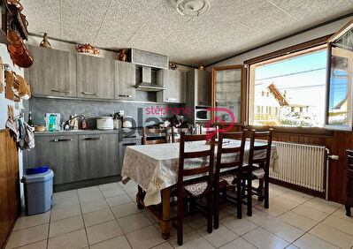 Maison La Chaux-du-dombief 8 pièce(s) 189 m2