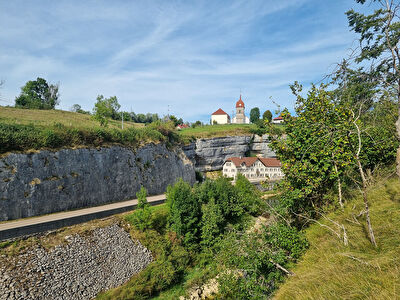 Bâtisse authentique avec vue d'exception ? Grotte de Remonot  / LES COMBES 8 pièce(s) 135 m2