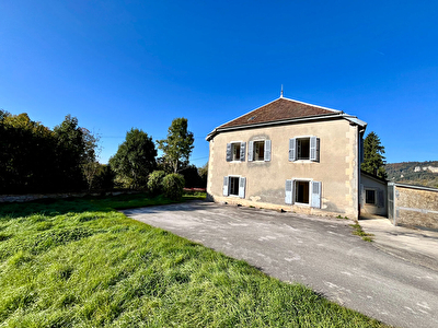 Maison composée de 2 appartements 10 pièce(s) 229 m2