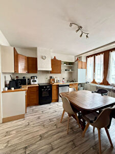 Maison Villers Le Lac 8 pièce(s) 180 m2