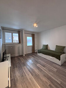 A LOUER Studio MEUBLÉ entièrement rénové à PONTARLIER
