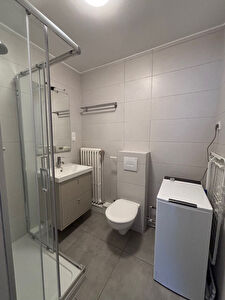 A LOUER Studio MEUBLÉ entièrement rénové à PONTARLIER