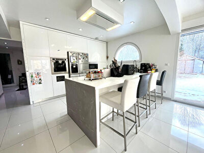 Maison Villers Le Lac 9 pièce(s) 259.66 m2