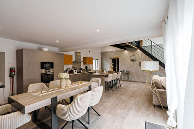 Maison Burgille 6 pièce(s) 145 m²