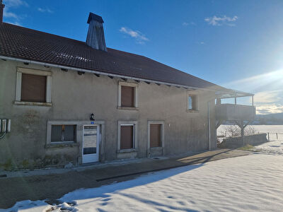 Appartement à rénover - 100.09m²  - GILLEY