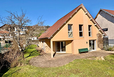 Maison  8 pièce(s) 174 m2