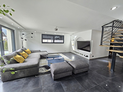 Maison La Cluse Et Mijoux 4 pièce(s) 162 m2