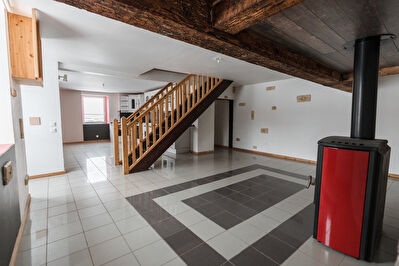A LOUER Appartement de 197 m2 sur la commune de SUPT