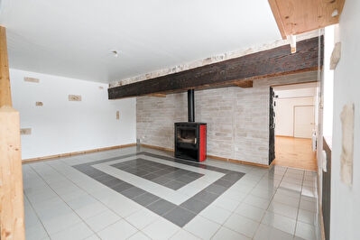 A LOUER Appartement de 197 m2 sur la commune de SUPT