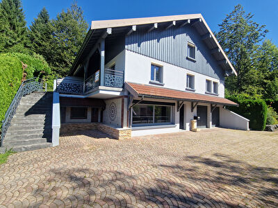 Maison La Cluse Et Mijoux 6 pièce(s) 218 m2
