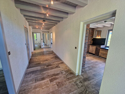 Maison La Cluse Et Mijoux 6 pièce(s) 218 m2