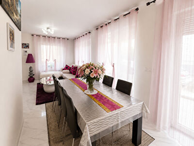 APPARTEMENT avec terrasse CENTRE MORTEAU