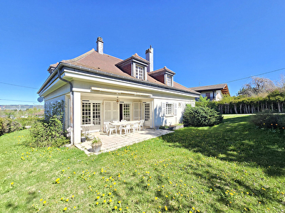 Maison Pontarlier 9 pièce(s) 257 m2