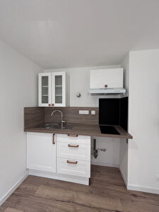 Studio entièrement rénove de 22 m2 à VILLERS LE LAC