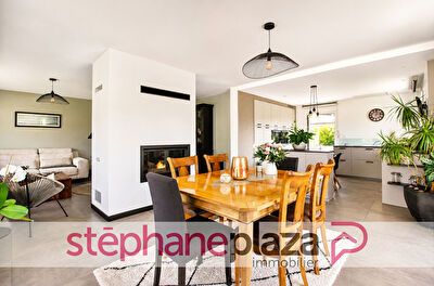 Maison contemporaine de 140 m²  Prestations haut de gamme