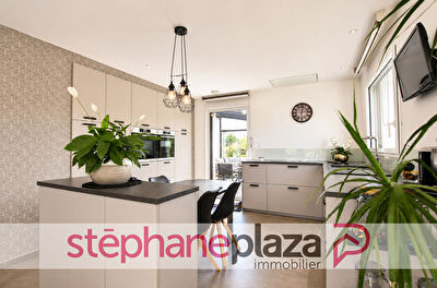 Maison contemporaine de 140 m²  Prestations haut de gamme