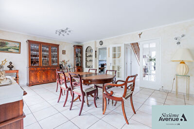 Maison Ballainvilliers 9 pièce(s) 215 m2 BALLAINVILLIERS photo 9