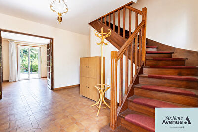 Maison Sainte Geneviève Des Bois 6 pièce(s) 143 m2 proche Gare SAINTE GENEVIEVE DES BOIS photo 3