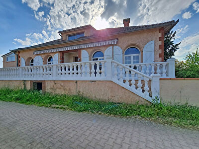 Maison T8 Coup de coeur avec volumes exceptionnels et appartement indépendant - Brax Centre