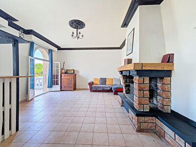 Maison T8 Coup de coeur avec volumes exceptionnels et appartement indépendant - Brax Centre