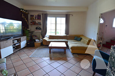 Maison familiale de 140 m² ,Sous-sol total , Quartier calme MONTIGNY LES CORMEILLES photo 4