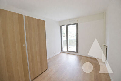 Appartement 5 pièces - 83.67 m² SAINT LEU LA FORET photo 3
