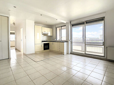 DIJON - TIRE PESSEAU :  Sympathique Type 3 avec 2 chambres avec loggia, parking, cave et cellier