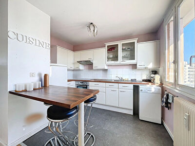 DIJON RUE D'AUXONNE - MANSART - FACULTES / Type 4 POUR COLOCATION en duplex avec terrasse avec 3 chambres pour colocation