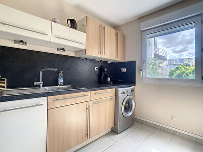 DIJON CANAL-1er MAI : Type 3 meublé avec terrasse et garage