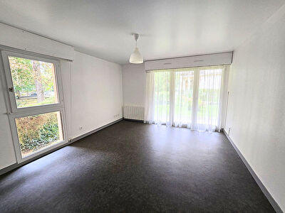 DIJON - COURS DU PARC - Résidence Seniors T2 RDC avec cave et place de parking