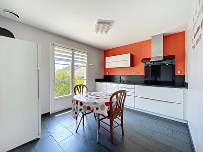 Seurre maison de 130 m2, piscine couverte, véranda, climatisation