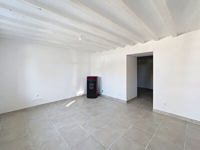 VILLERS LA FAYE - Maison-appartement en triplex avec remise privative